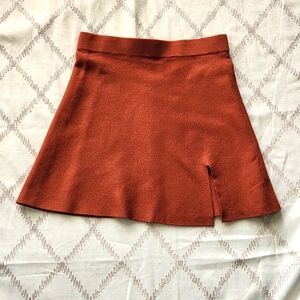 MABLE Rust Textured Knit Mini Skirt | Size‎ M | Ribbed Fabric Elastic Waist